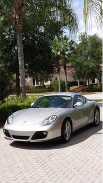 Photo 2 of 3 of 2011 Porsche Cayman Base